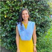 Profesora titulada de primaria con 3 años de experiencia.